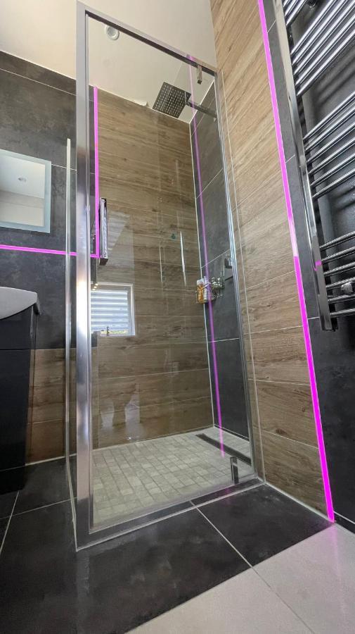 #4 Tgha Luxury One Bedroom Apartment In Athlone Kültér fotó